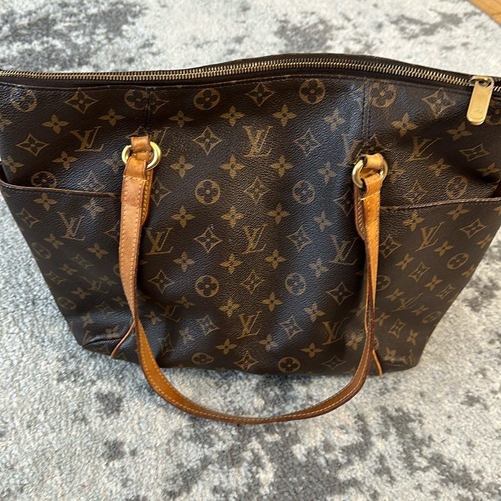 Authentic USED Louis Vuitton Monogram Canvas Totally MM Tote (READ FULL DESCRIP)